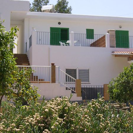 Pension Las Tres Golondrinas Es Figueral Exterior photo
