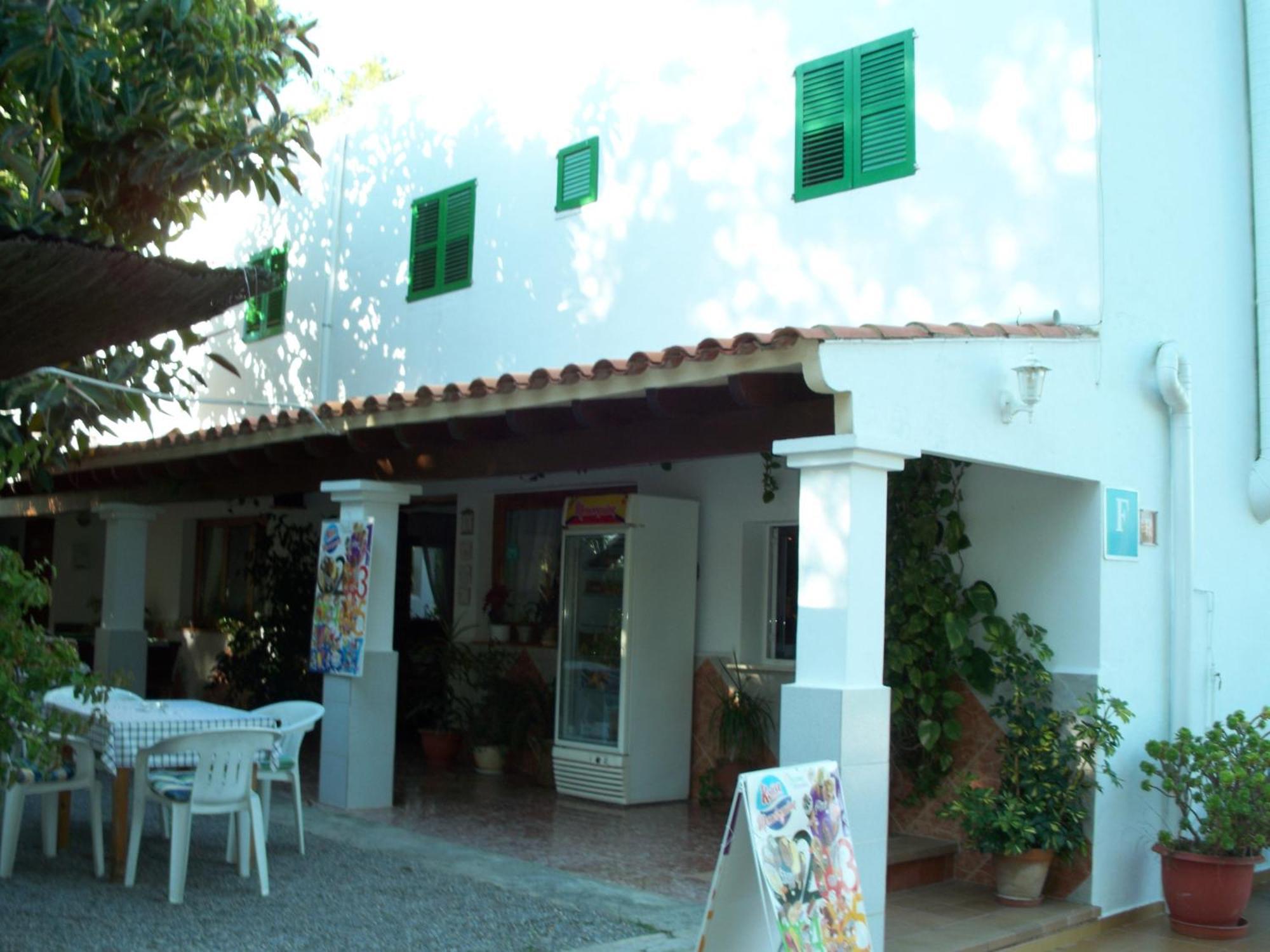 Pension Las Tres Golondrinas Es Figueral Exterior photo