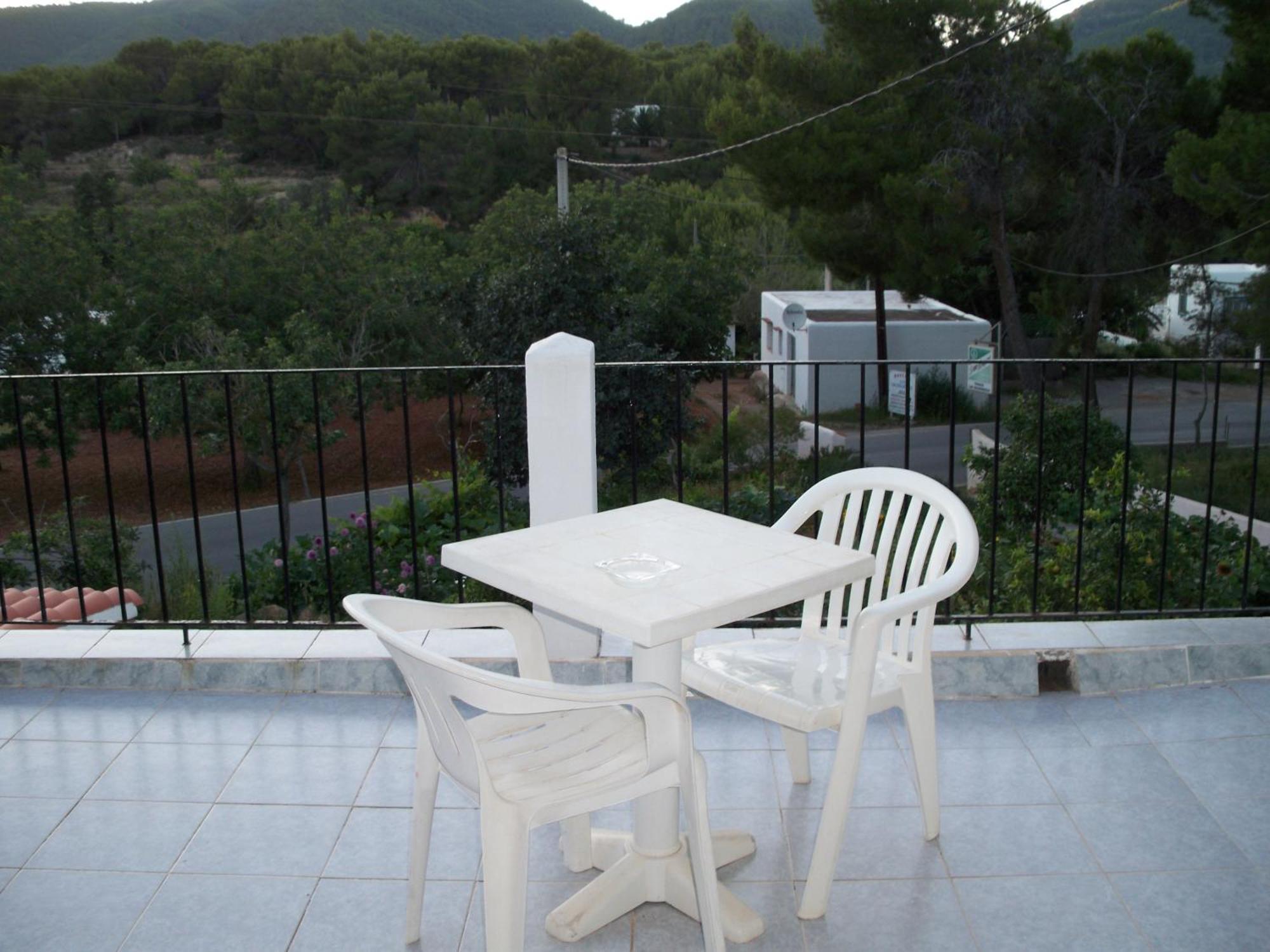 Pension Las Tres Golondrinas Es Figueral Exterior photo